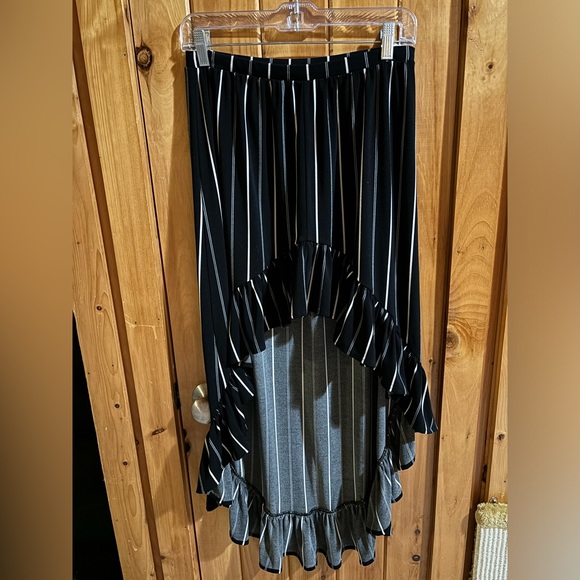 Express Women’s Navy High-Low Skirt with White Stripes - Picture 3 of 4